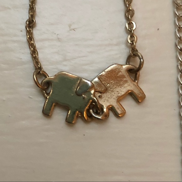 Assorted necklaces - Picture 5 of 7